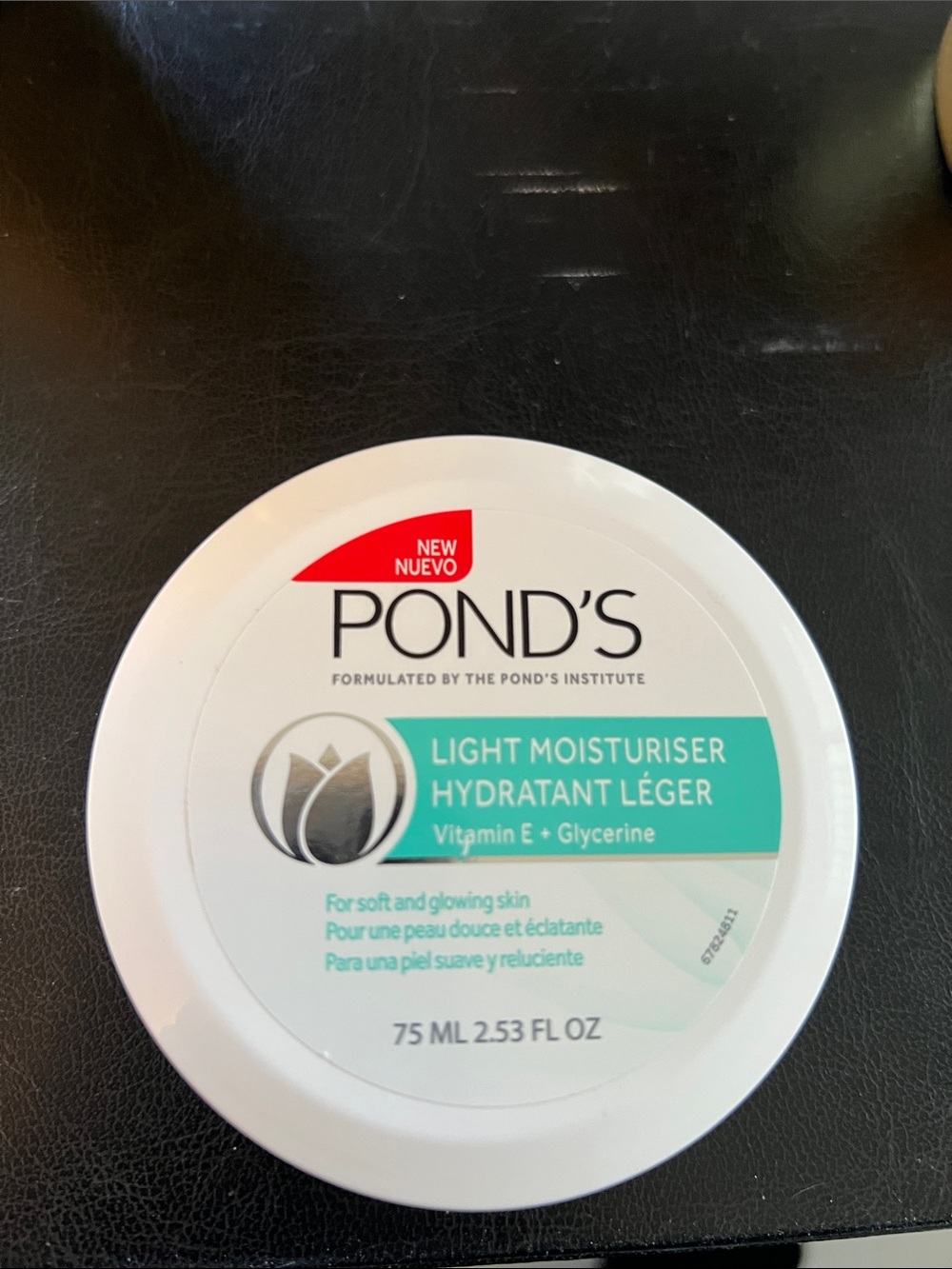 POND'S Light Moisturiser - Vitamin E & Glycerine